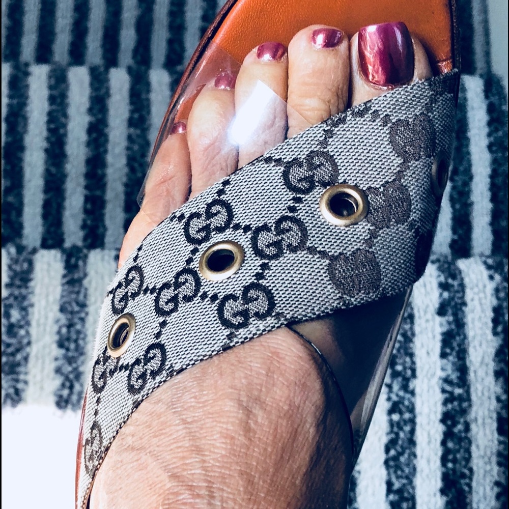 Gucci mid size heel sandal